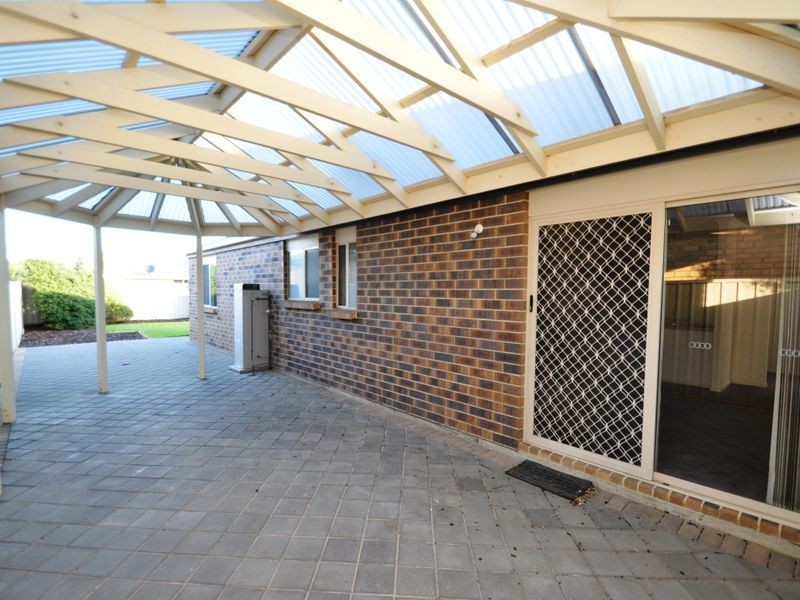 23 Barracoota Crescent, Aldinga Beach SA 5173