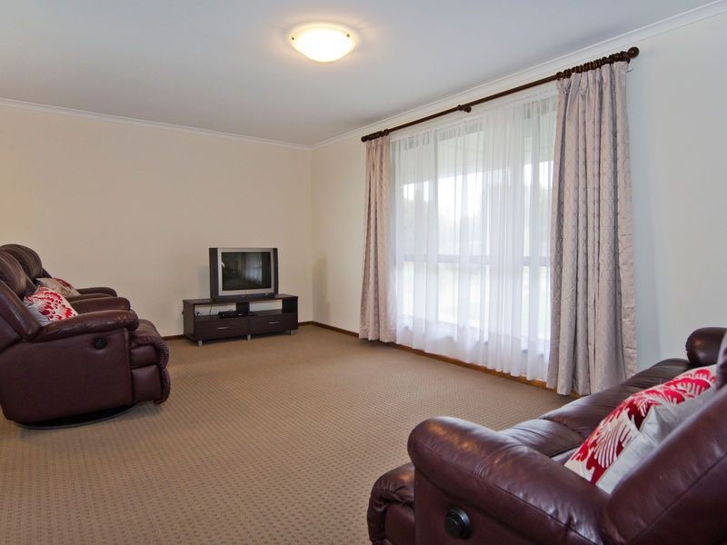 31 Babbacombe Drive, Moana SA 5169