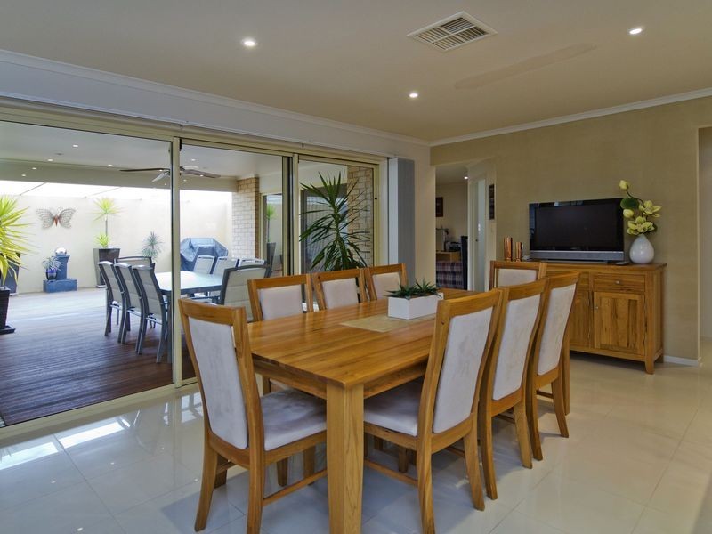 4 Henley Circuit, Seaford Rise SA 5169