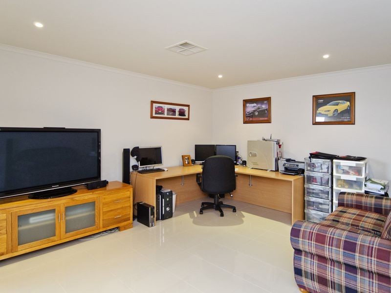 4 Henley Circuit, Seaford Rise SA 5169