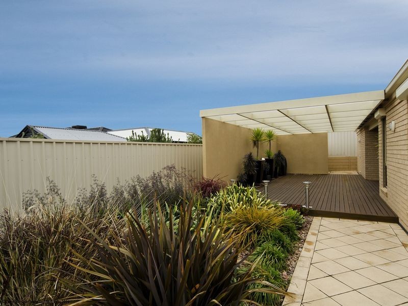 4 Henley Circuit, Seaford Rise SA 5169