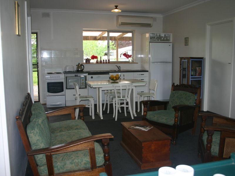 1 M.G. Place, Port Willunga SA 5173