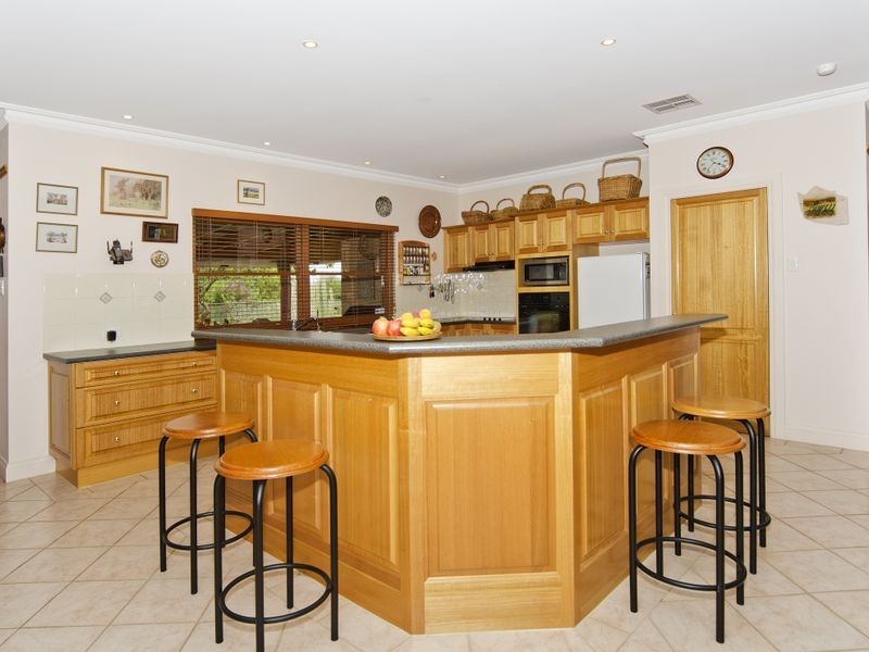 12 Vine Street, Mclaren Vale SA 5171