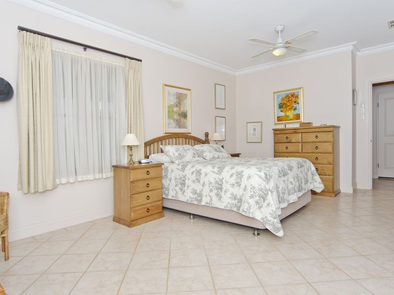 12 Vine Street, Mclaren Vale SA 5171