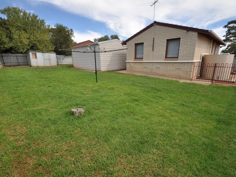 49 Warsaw Crs, Hackham West SA 5163