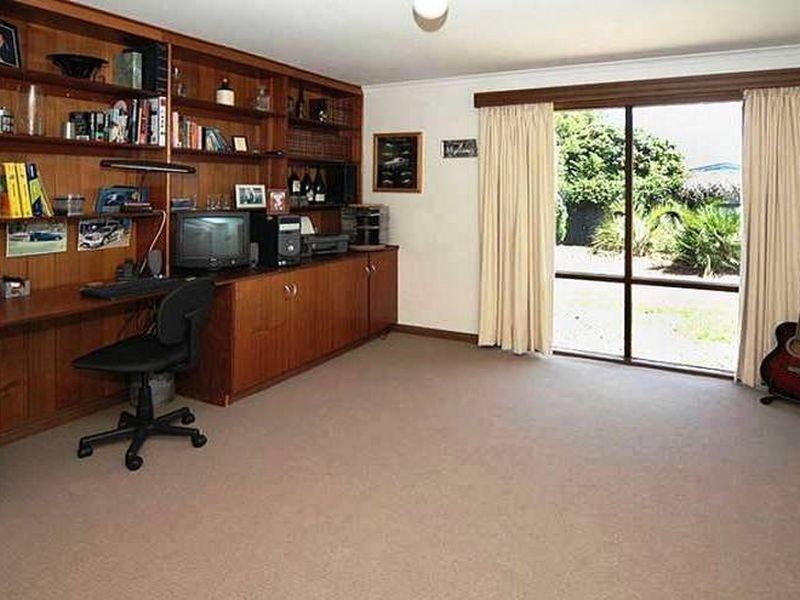 6 McBurney Crescent, Aldinga Beach SA 5173