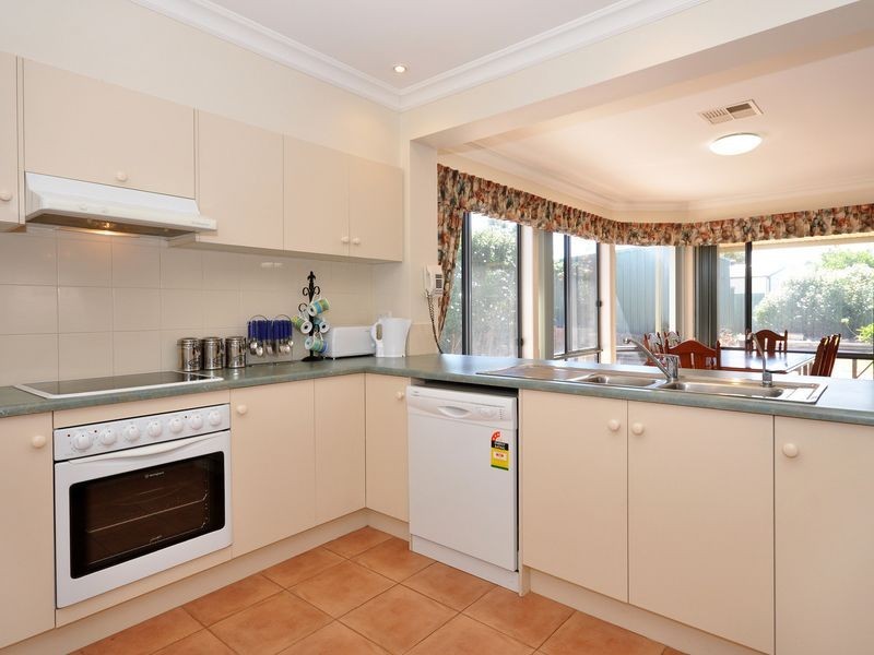 122 Esplanade, Aldinga Beach SA 5173