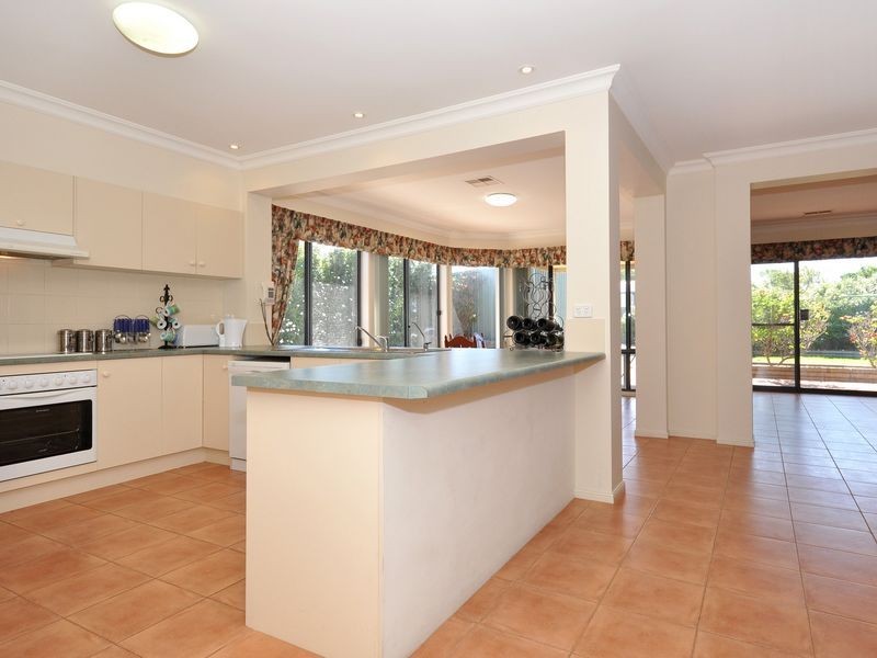 122 Esplanade, Aldinga Beach SA 5173