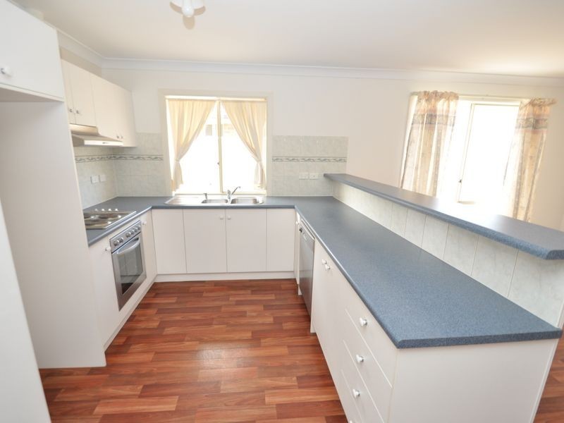 2 Cockle Avenue, Aldinga Beach SA 5173