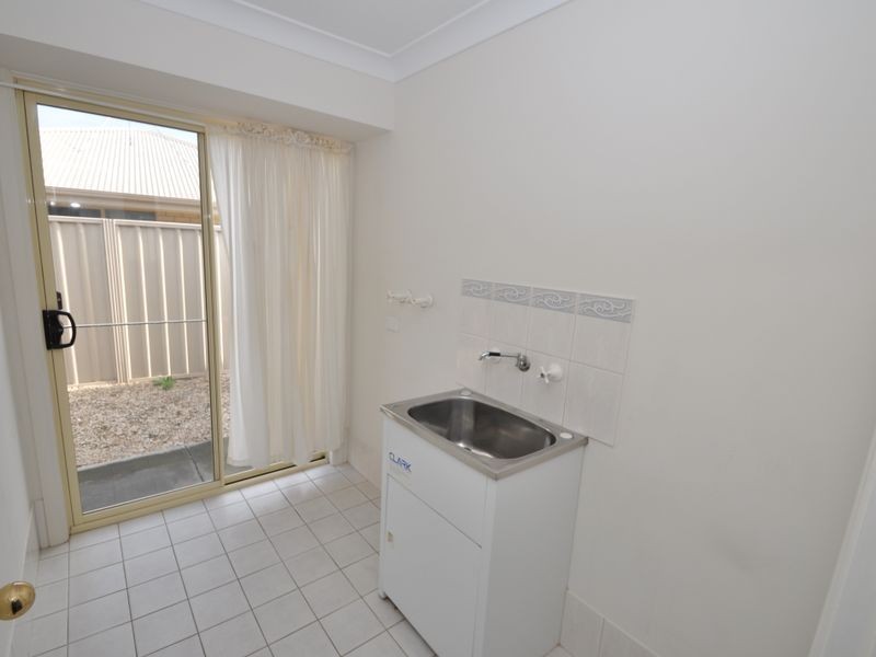 2 Cockle Avenue, Aldinga Beach SA 5173