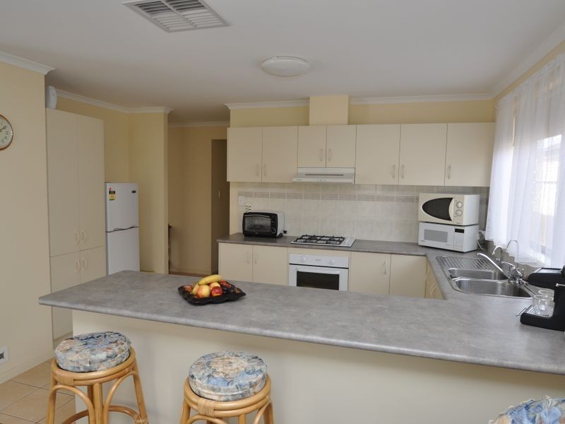 5 Blue Bay Avenue, Aldinga Beach SA 5173