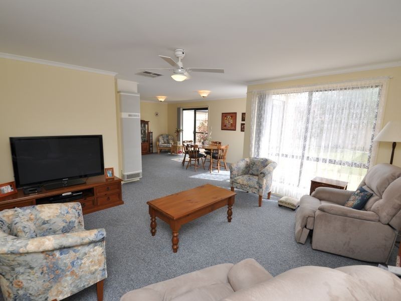 5 Blue Bay Avenue, Aldinga Beach SA 5173