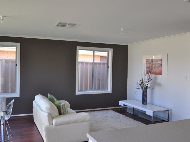 4/60 Quinliven Road, Aldinga Beach SA 5173