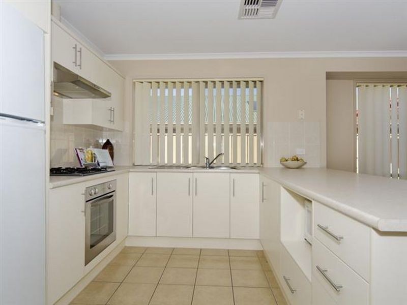 28 Basin Street, Aldinga Beach SA 5173