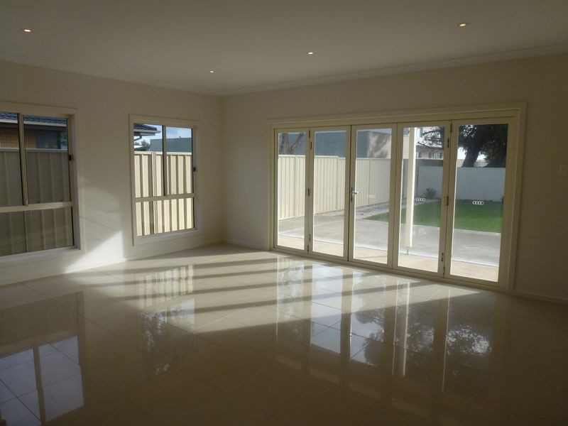 11 Harvey Crescent, Aldinga Beach SA 5173