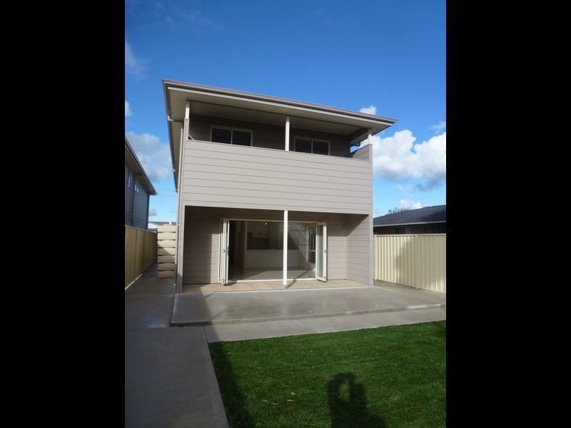 11 Harvey Crescent, Aldinga Beach SA 5173