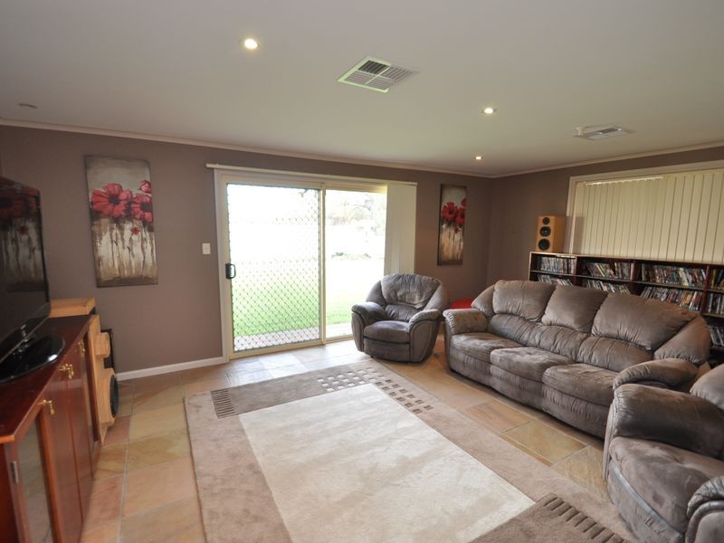 28 Harvey Crescent, Aldinga Beach SA 5173