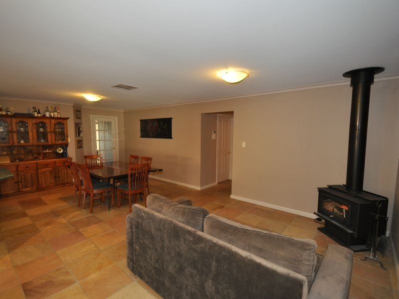 28 Harvey Crescent, Aldinga Beach SA 5173