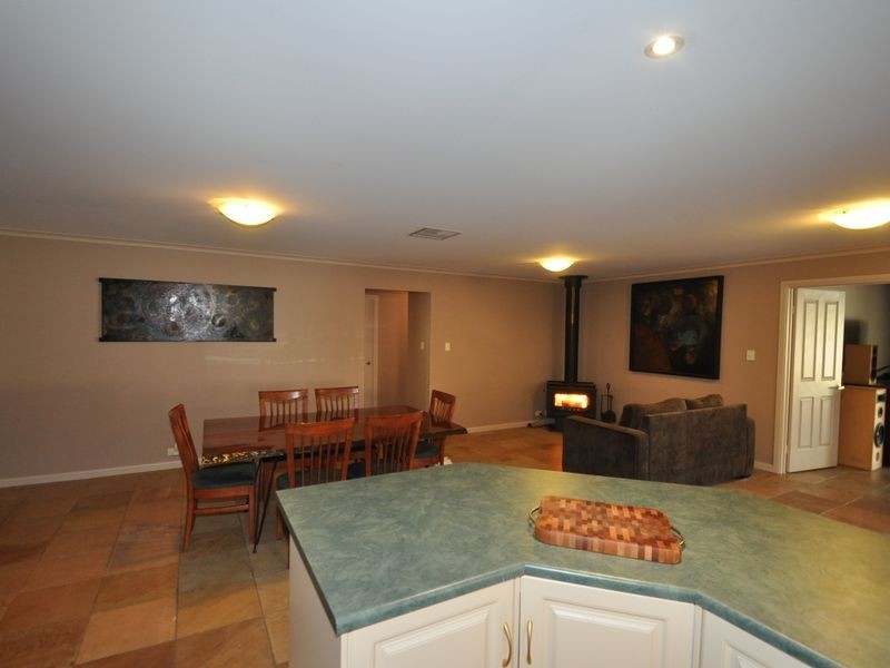 28 Harvey Crescent, Aldinga Beach SA 5173