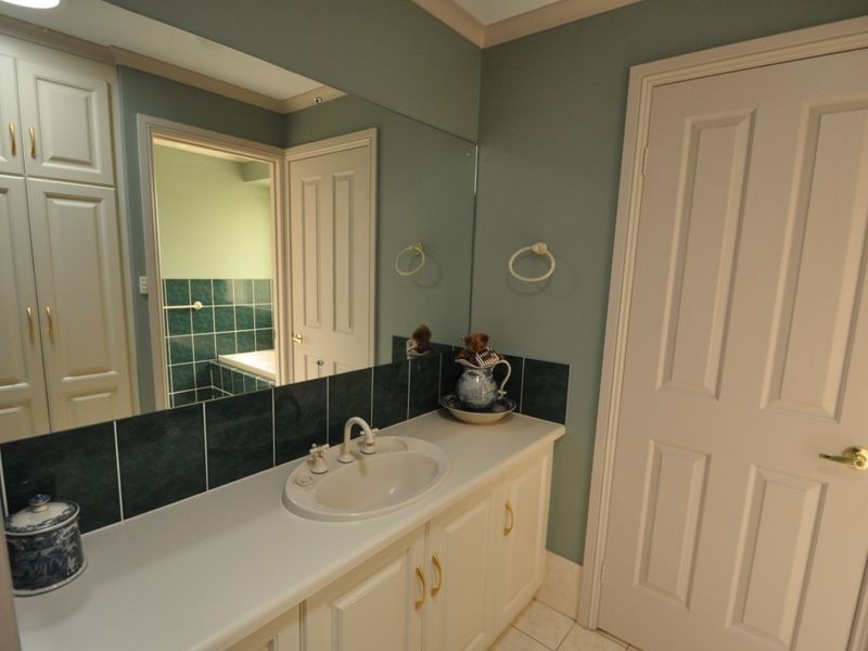 28 Harvey Crescent, Aldinga Beach SA 5173