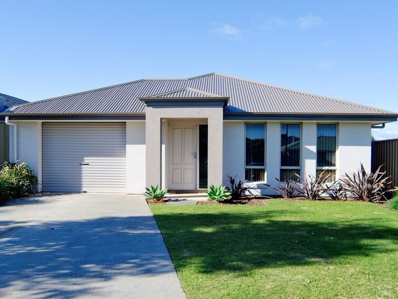 11 Lacy Coral Avenue, Aldinga Beach SA 5173