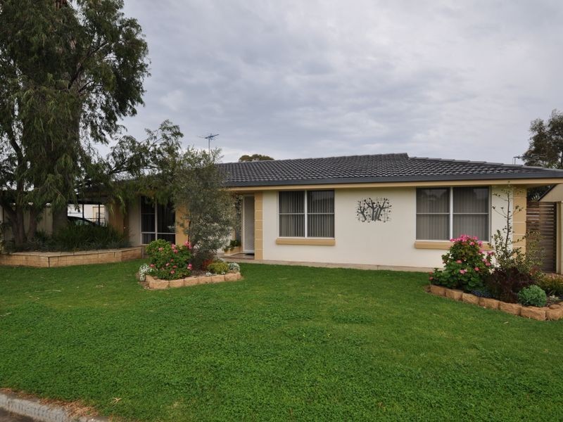 24 Stirling Crescent, Aldinga Beach SA 5173