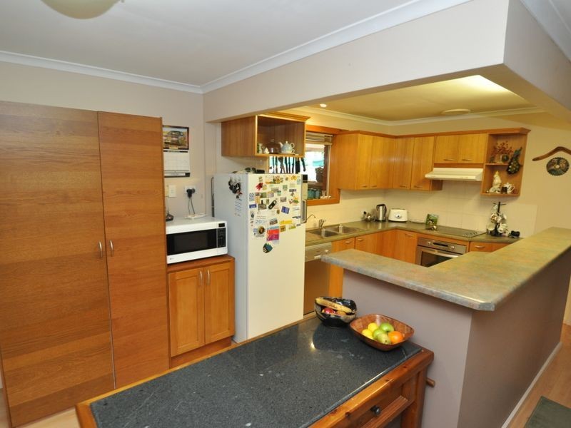 24 Stirling Crescent, Aldinga Beach SA 5173