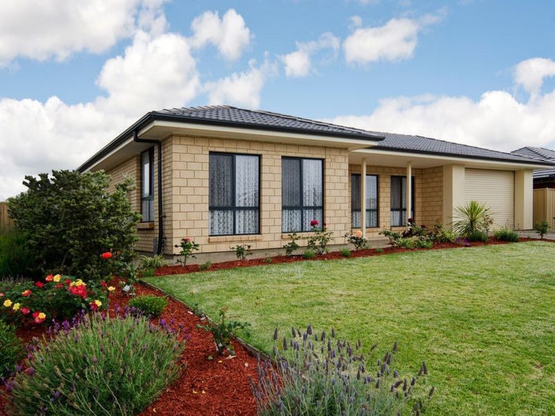 3 Polkinghorn Ave, Aldinga Beach SA 5173