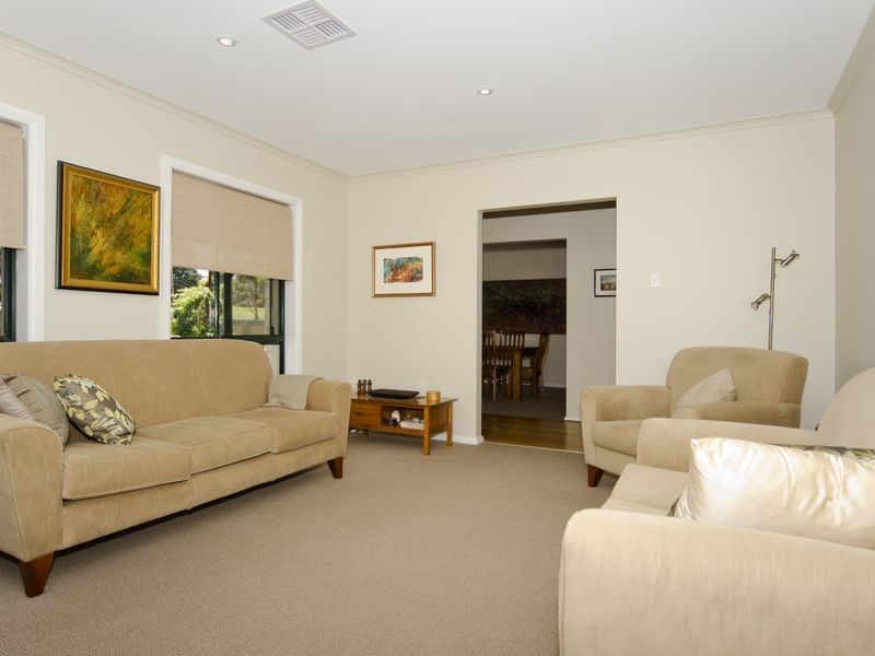 28 St. Peters Tce, Willunga SA 5172