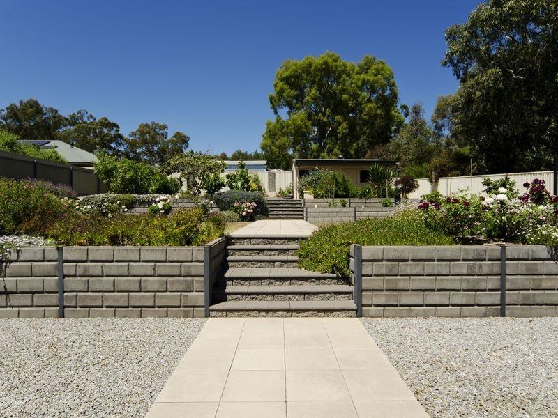 28 St. Peters Tce, Willunga SA 5172