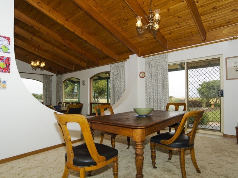 204 Bowering Hill Road, Port Willunga SA 5173