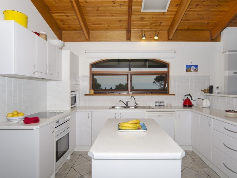 204 Bowering Hill Road, Port Willunga SA 5173