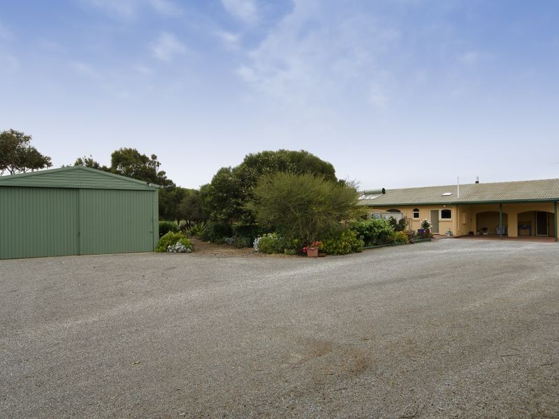 204 Bowering Hill Road, Port Willunga SA 5173
