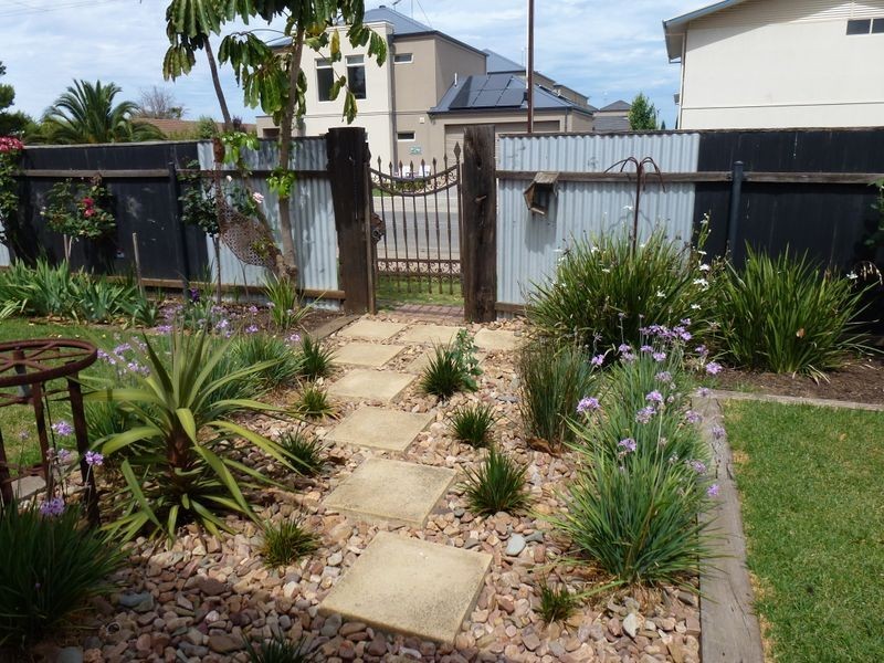 1 Whinnerah Avenue, Aldinga Beach SA 5173