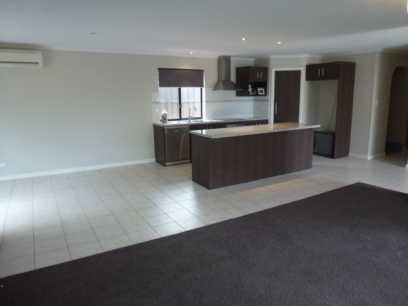 1 Whinnerah Avenue, Aldinga Beach SA 5173