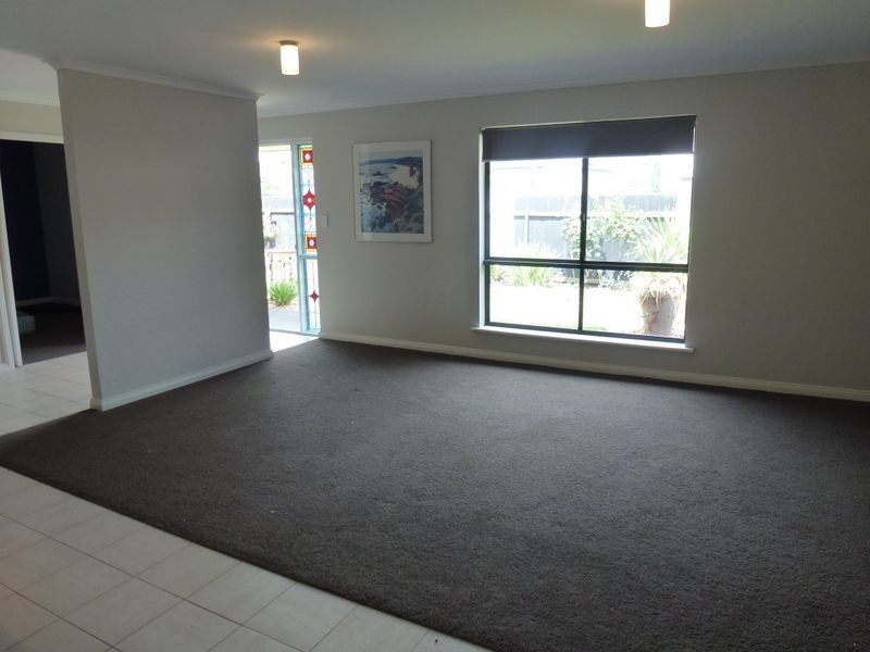 1 Whinnerah Avenue, Aldinga Beach SA 5173