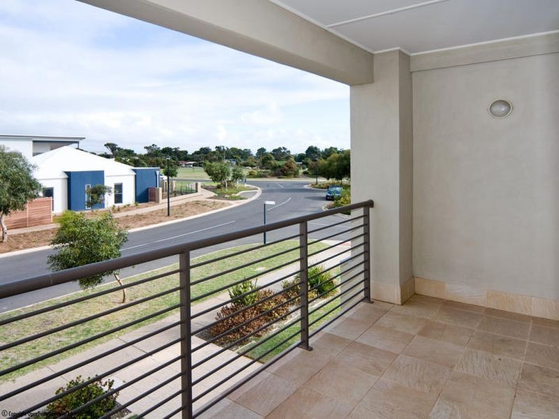 1 Nicholl Avenue, Aldinga Beach SA 5173