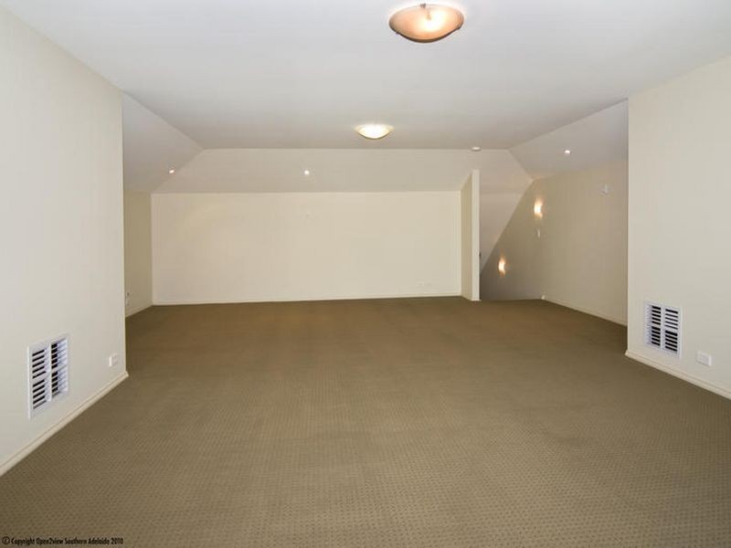 1 Nicholl Avenue, Aldinga Beach SA 5173