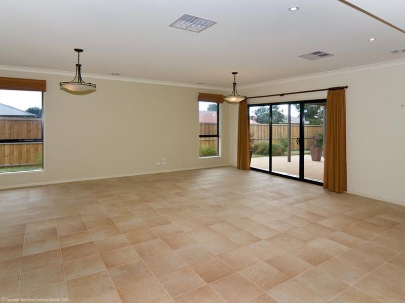 1 Nicholl Avenue, Aldinga Beach SA 5173