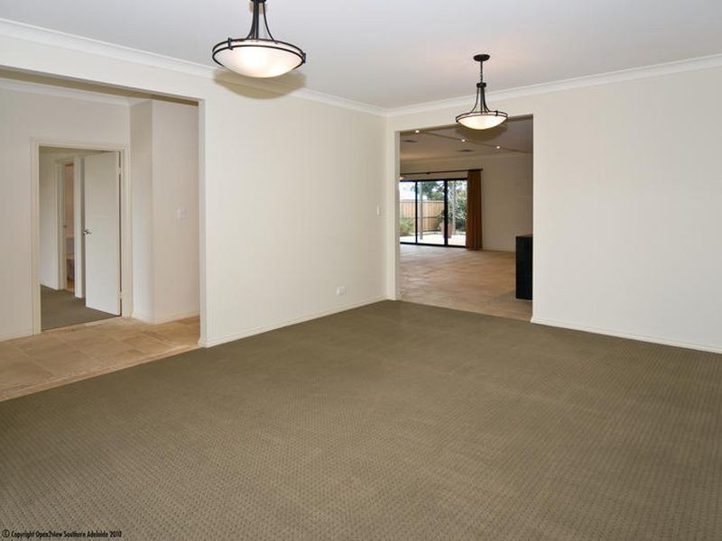 1 Nicholl Avenue, Aldinga Beach SA 5173