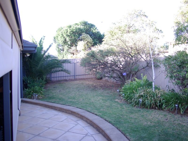 60 Endeavour Drive, Seaford Rise SA 5169