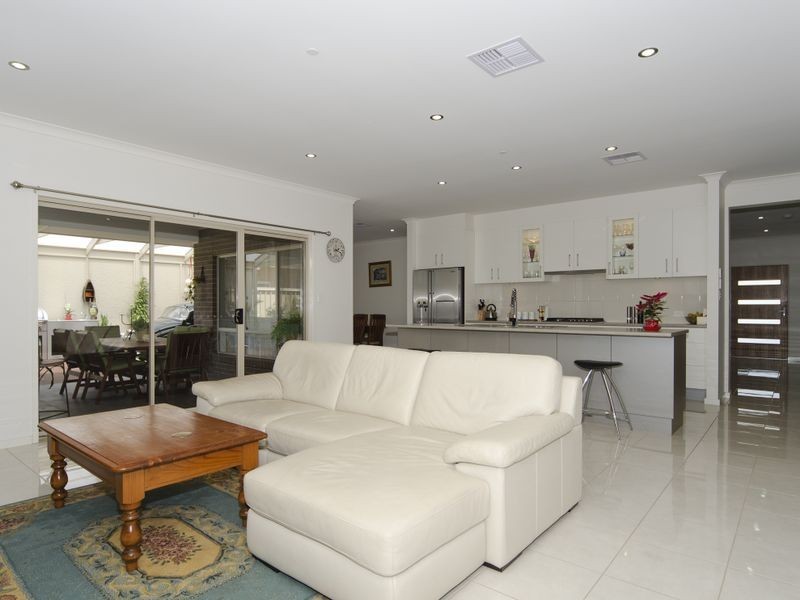 17 Wild Orchid Avenue, Aldinga Beach SA 5173