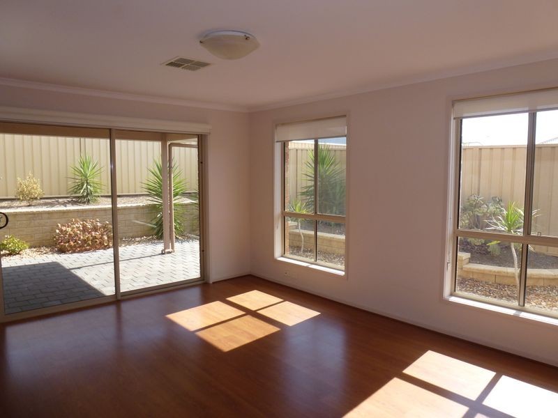 13 Pinkgum Ave, Aldinga Beach SA 5173