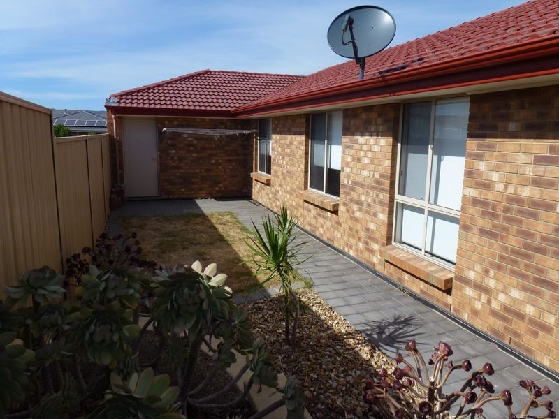 13 Pinkgum Ave, Aldinga Beach SA 5173