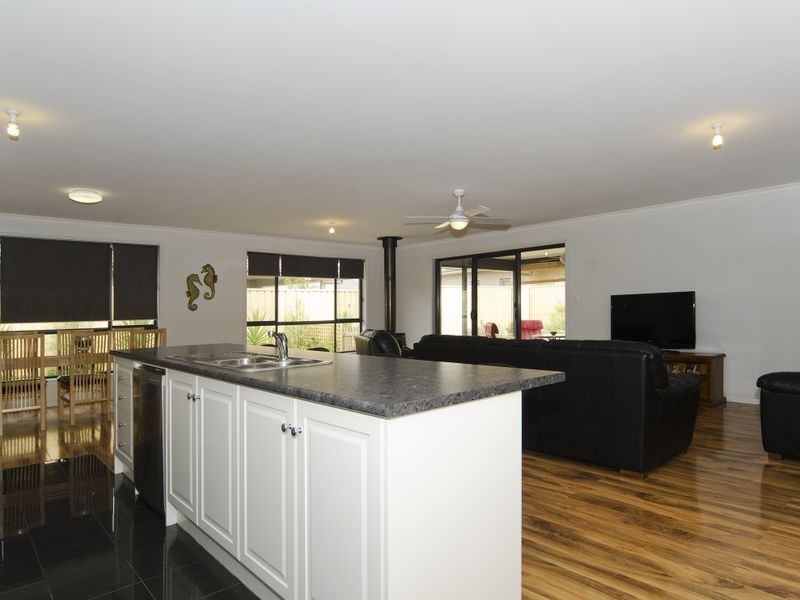 2 Birdsong Street, Aldinga Beach SA 5173