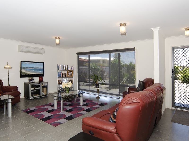 5 Harvey Crescent, Aldinga Beach SA 5173