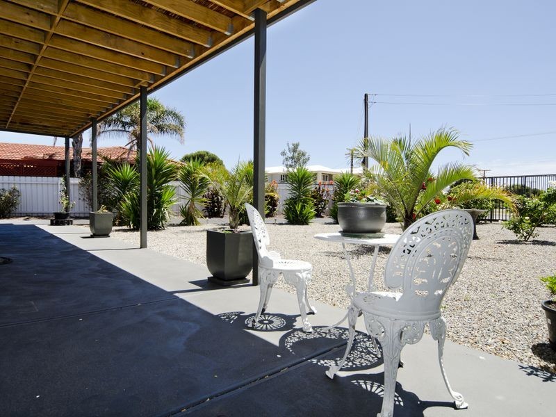 5 Harvey Crescent, Aldinga Beach SA 5173