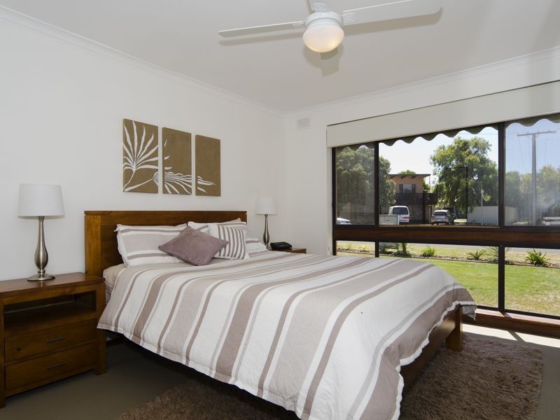 12 Illman Crescent, Aldinga Beach SA 5173