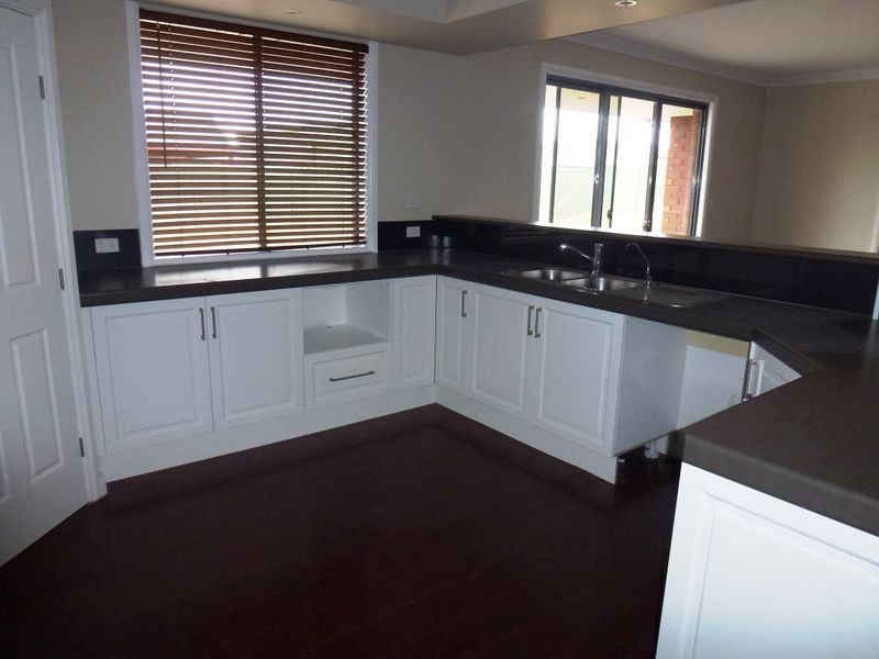 6 Meadow Bank Way, Aldinga Beach SA 5173