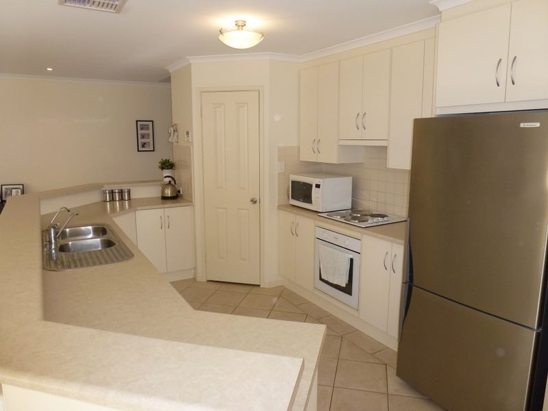 28 Milford Avenue, Sellicks Beach SA 5174